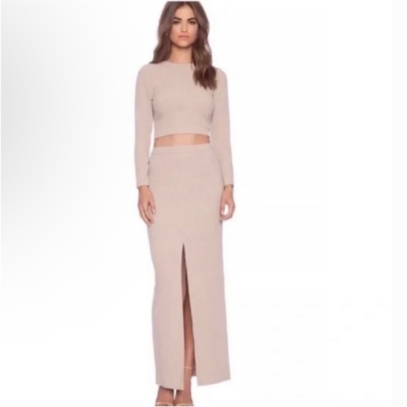 Alice + Olivia Dresses & Skirts - Alice + Olivia- "Abby" Wool Blend Slim Maxi Skirt- Dusty Pink Size O NWT!